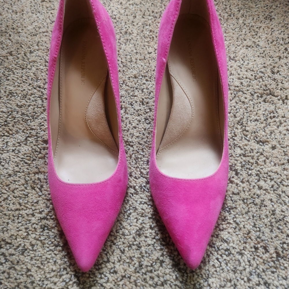 Banana Republic Pink Suede Heels Size 7